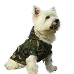 Camouflage dog coat, suitable for small to medium-sized dogs. Made of durable, water-resistant material with a hooded design for warmth and protection.