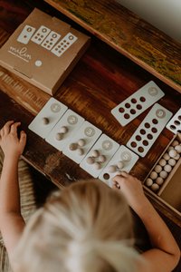 Zahlen zum Zählen lernen, Holzklötze, Montessori