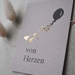 Small card "From the heart" with illustration of a gold balloon