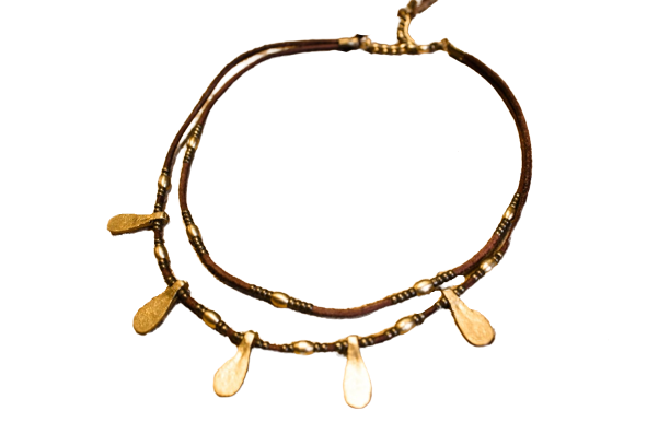 Mehrlagige Doppelkette mit 5 Messing-Tropfenanhängern »Handmade