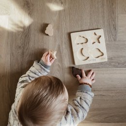 Træ babypuslespil | Bæredygtigt babypuslespil | Trælegetøj