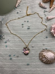Naszyjnik z muszli | Paua/Abalone 40 cm złota, ręcznie robiona biżuteria plażowa ze stali nierdzewnej
