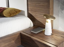 Bordlampe i calacatta marmor og forgyldt poleret stål