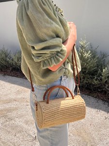 👜 SANA Bag – Handwoven Raffia Crossbody