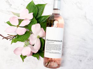 Definition "heart man" bottle banderole