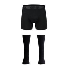 Black men's boxer shorts made of organic cotton with a classic style.
