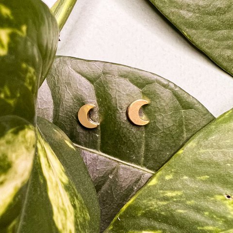 Moon golden studs