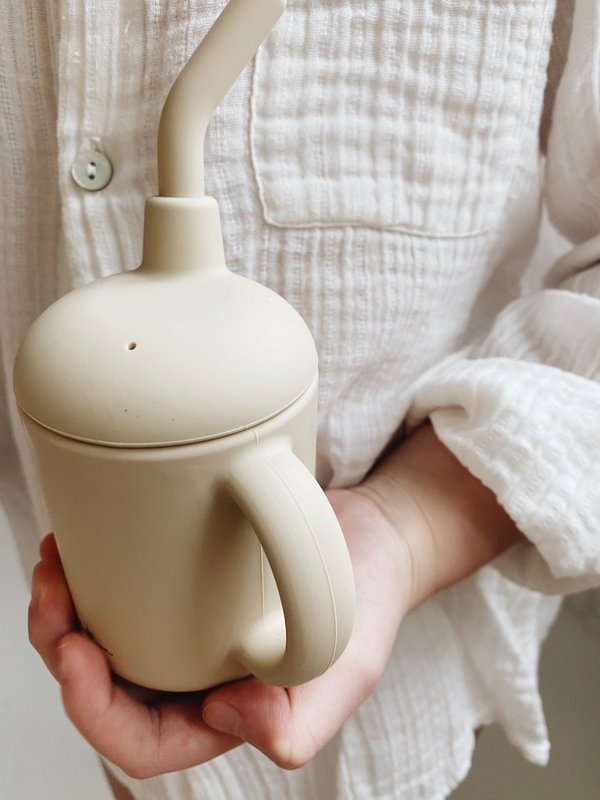Sippy Cup in silicone - Beige ostrica