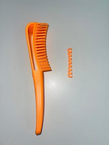 Detangler hairbrush for wet and dry Afro hair