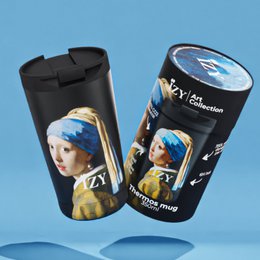 IZY Mug, Girl with the Pearl Earring, 350ml, giftbox - Thermische beker | reisbeker | Afsluitbare mug voor hete of koude dranken | isoleerbeker | Thermos | Mug