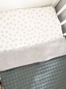 Spannbettlaken Krippe graue Blase