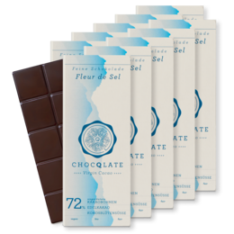 Organic chocolate bar with fleur de sel, dark chocolate with a touch of sea salt.