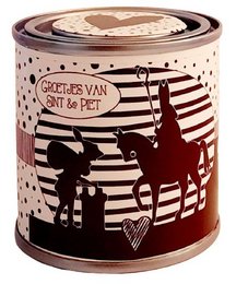 A round tin container with a striped pattern and silhouettes of two people, likely representing the Dutch holiday characters Sint and Piet. The tin is empty, allowing the user to fill it themselves.