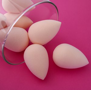 Beautyblender bubble