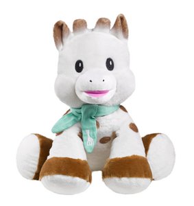 Sophie die Giraffe umarmt Maxi