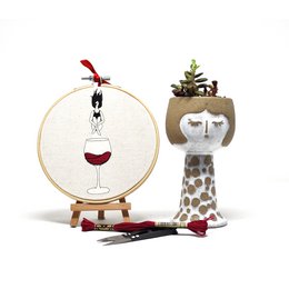 Handgemaakte borduurring kunst aan de muur - Wine Lovers Collection - Textiel wanddecoratie (10/15cm)