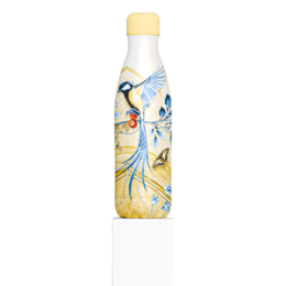  Saffron gold 500ml thermos bottle with a vibrant peacock design. Made of durable stainless steel with a double-walled vacuum insulation to keep drinks hot or cold.