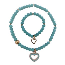 'Mama & baby girl bracelet in mint green and hearts. Includes a necklace and bracelet set with mint green beads and heart charms.'

The product images show a mint green and heart-shaped bracelet and necklace set. The bracelets are made of round mint green beads, and the necklace and bracelet both feature heart-shaped charms. The overall style is feminine and delicate, suitable for a mother and daughter. The colors are soft and calming, with the mint green and gold accents creating a harmonious look.
