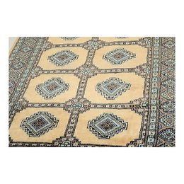 Alfombra de interior calcárea anudada a mano de Bukhara