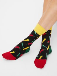 Colorful patterned socks with a chili pepper design. Made of bio-cotton material. Available in sizes 36/40 and 41/46.