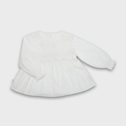 White organic cotton baby girl blouse with long sleeves and a pleated design. Suitable for ages 12-18 months, 6-12 months, 2-3 years, 18-24 months, and 3-4 years.