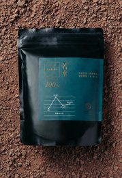 Dark chocolate made from 100% Ping Tung cacao beans, with a rich, intense flavor.