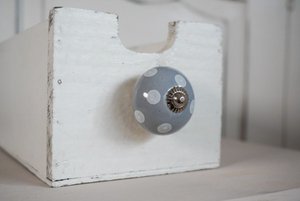 Grijze meubelknop met stippen 4 cm Isabelle Rose