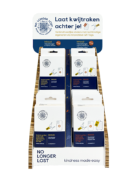 Display of 16 filled keychain packages in a blue and white display case. The keychains feature the "Loot Kwijtraken" logo and appear to be made of metal or plastic.