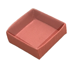  A square terracotta box measuring 7x7cm, suitable for party table decorations.