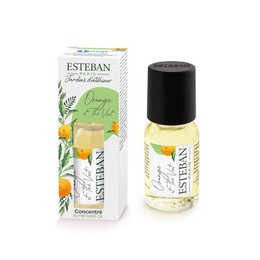  A 15ml bottle of Esteban Orange et The Vert essential oil blend. The oil has a citrus and green tea aroma.