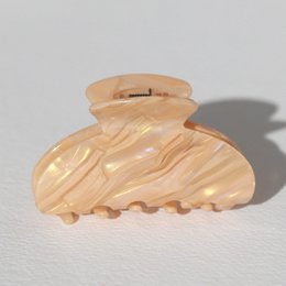  Mother of pearl apricot hair clip, claw style, tortoiseshell pattern, elegant hair accessory