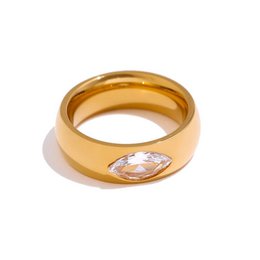 Anello in oro semplice con cristalli dorati