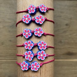 Luna-Leena Kinderarmband Blume lila – handgefertigt in Nepal