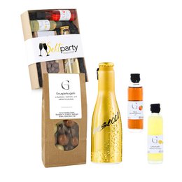 Champagne party gift set with assorted wines, champagne, and snacks. Includes gold-colored champagne bottle, wine bottles, and crackers in a wooden gift box.