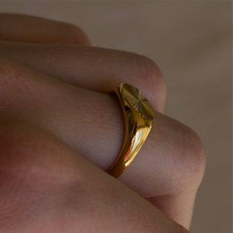 Medilion - Signet Sun Burst Gold Ring