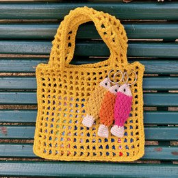 Luna-Leena porte-clés poisson - bijou de sac - fuchsia - coton biologique - crocheté à la main au Népal - cintre de sac