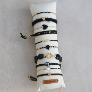 Bracelets display cushion black