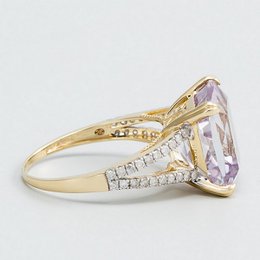 Anello in oro giallo "PINK FICTION" diamanti 0,25 carati e ametista rosa 7,92 carati