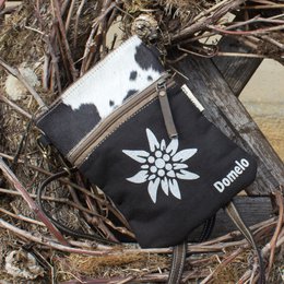 Traditionele tas van Domelo. Dames schoudertas. Dirndl schoudertas gemaakt van canvas en leer. Handtas in traditionele stijl met hartedelweissprint. Crossbodytas voor dames als Oktoberfest-accessoire.