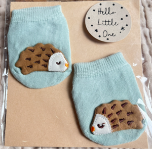 Neugeborene Babysocken Igel
