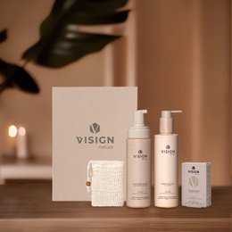 This gift set includes a shower foam, body lotion, shampoo bar, and solid bar bag in a variety of nature-inspired scents like "There's no planet B" and "Nature's best". The set comes packaged in a stylish Vision-branded box.