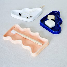 Wave Tablett aus Keramik - Dreieck Blau