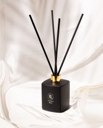  Black square reed diffuser with tall black sticks, minimalist design, luxury home fragrance decor