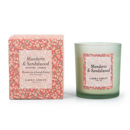 Mandarin & Sandalwood scented candle in a gift box, 200g. The candle has a warm, spicy fragrance with notes of mandarin and sandalwood.