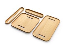 Small rectangular oak wood serving tray, 30x30cm in size.