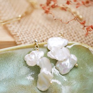 Stephisimo "Freshwater Pearls", earrings with Keshi pearls