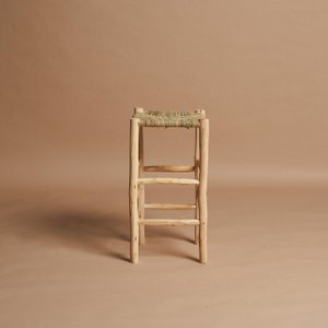 Hawa Hochhocker Natur – Handgefertigter Barhocker aus Holz und geflochtenem Stroh