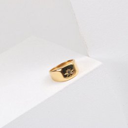 Doneen - Anello con sigillo a stella in cristallo nero