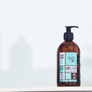 Superfatted black soap with olive grigon oil. Lychee Rose fragrance. 500ml Copy