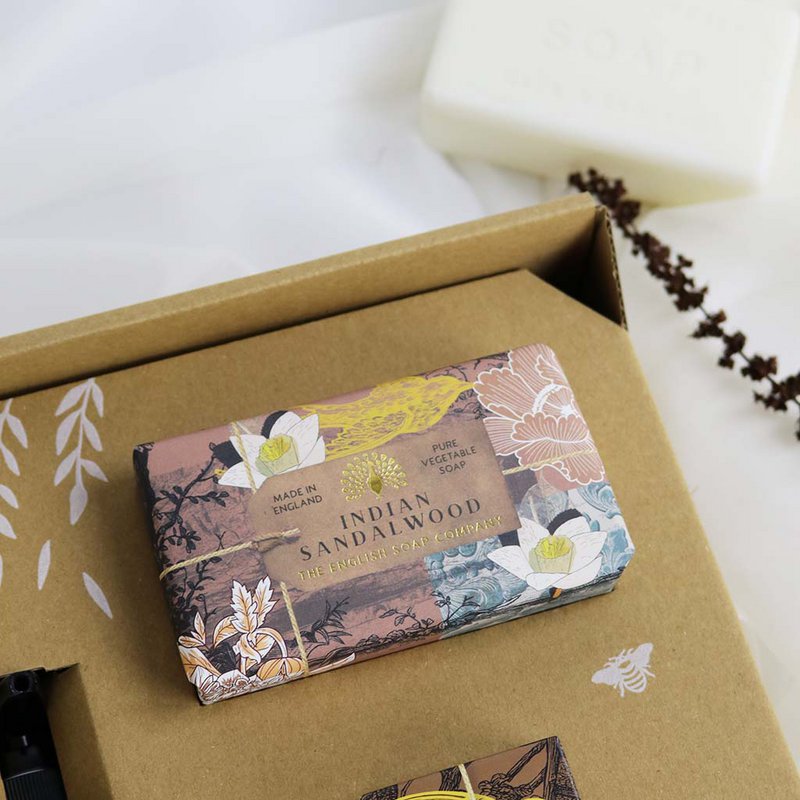 SAPONE INGLESE C° Mani e Corpo - Set Regalo - Legno di Sandalo Indiano